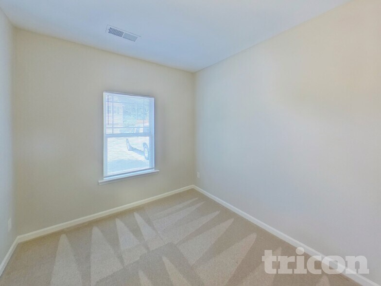Building Photo - 4014 Sitka Dr