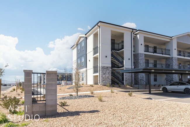 Building Photo - New Contemporary 2 Bedroom, 1 Bathroom in ...