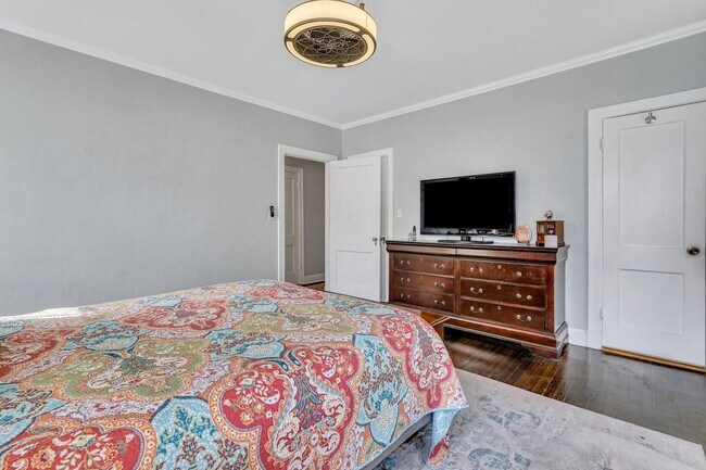 Building Photo - Beautiful Home in Desirable Ardsley Park