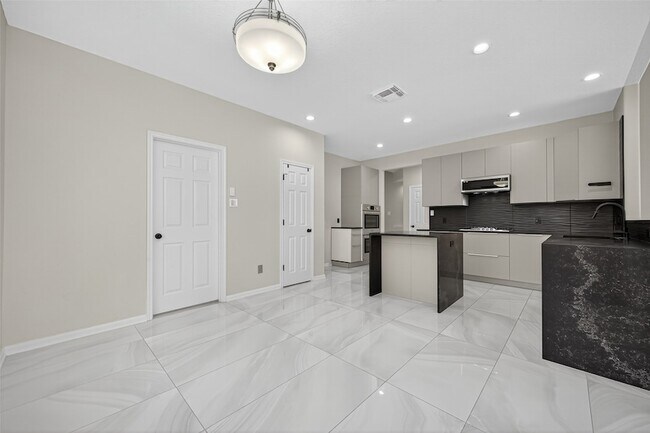 Building Photo - 1003 Alp Springs Ln