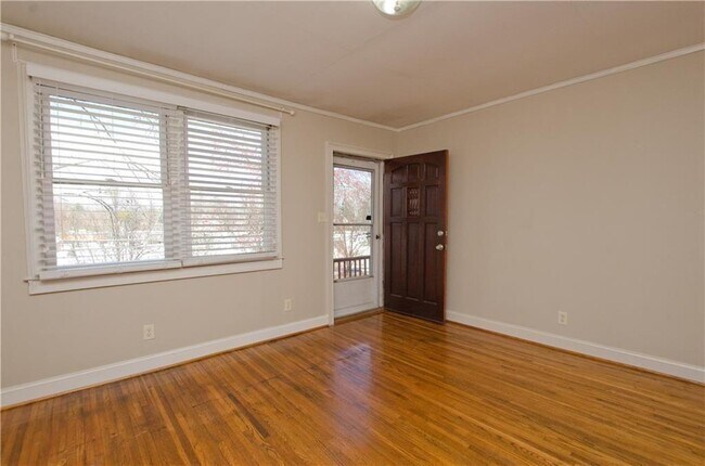 Building Photo - 1398 Woodmont Ln NW