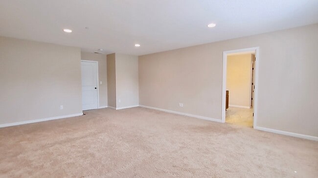 Building Photo - Beautiful Cedar Mills Home With An Easy Co...