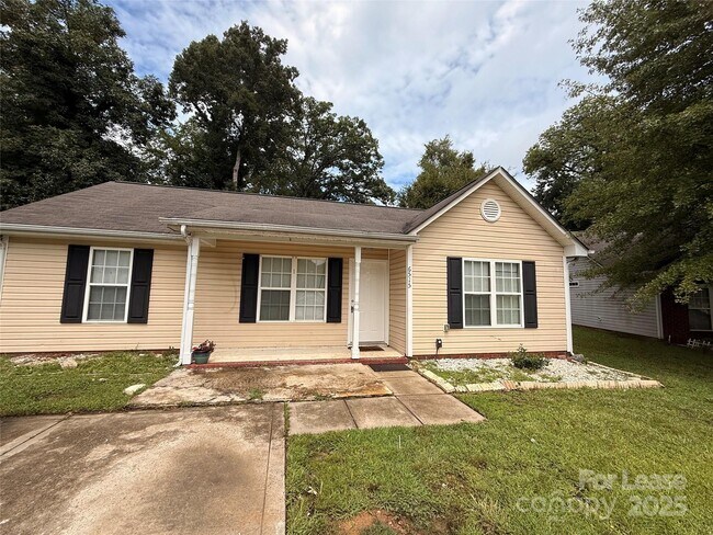 Primary Photo - 6515 Lynmont Dr