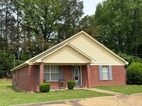 Building Photo - 3BR/3BA For Rent