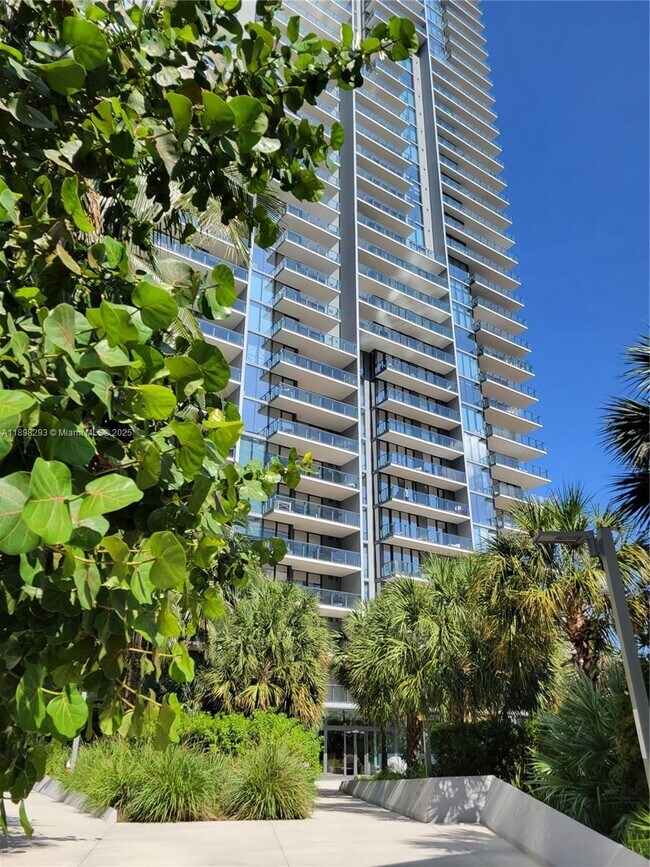 Building Photo - 88 SW 7th St