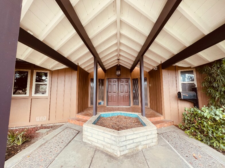 Building Photo - 7757 Country Ln