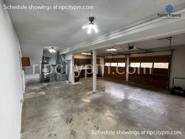 Building Photo - 12250 SW Indian Hill Ln
