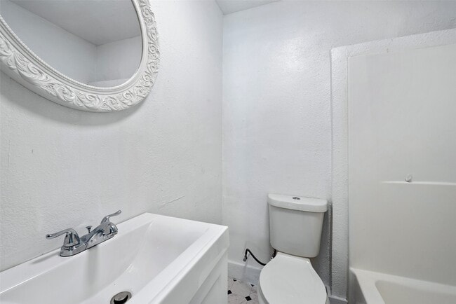 Building Photo - 2217 Stevens St