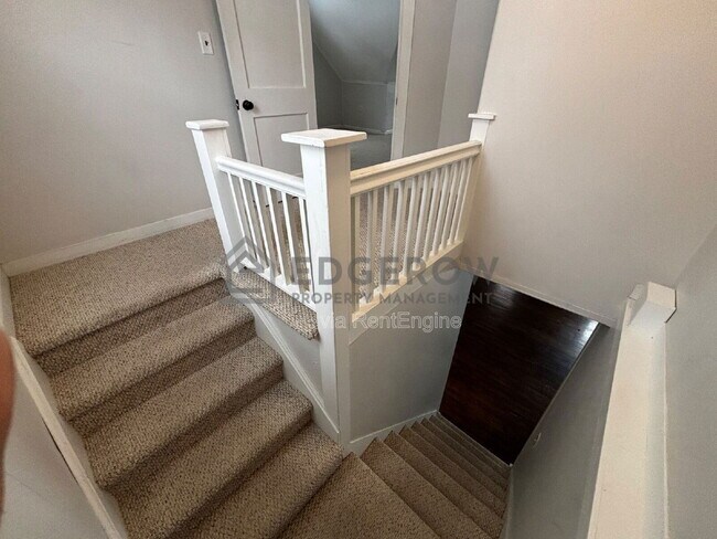 Building Photo - 5053 Grand River Dr NE