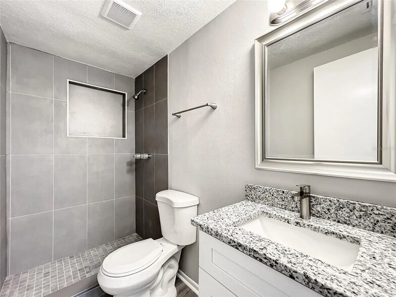 Bathroom 2 - 10125 Regency Park Blvd