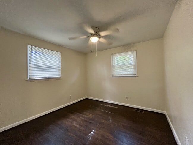 Building Photo - 6429 Tuttle Ave