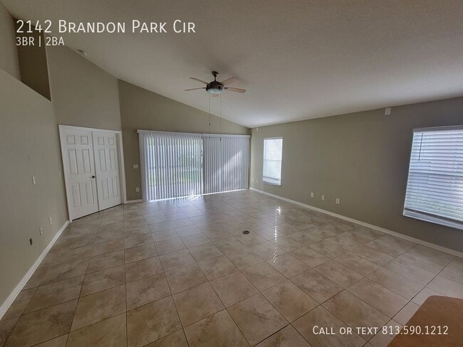 Building Photo - 2142 Brandon Park Cir