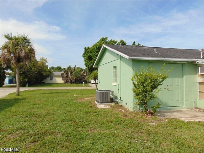 Building Photo - 117 Stetson St