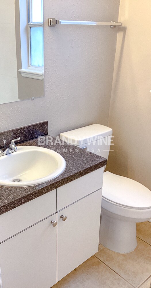 Building Photo - 2016 E Crenshaw St