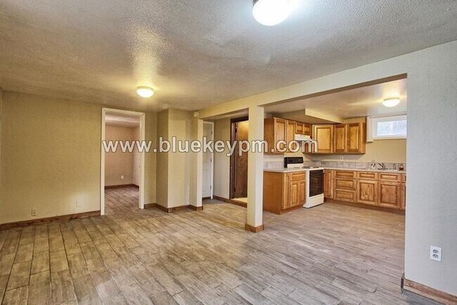 Primary Photo - 9125 NE St Johns Rd