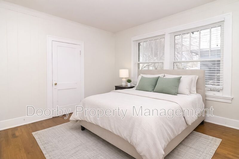 Building Photo - 2112 Duncan Ave