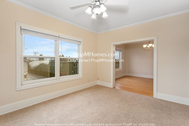 Building Photo - Charming Two-Bedroom Unit: Your Perfect Ho...