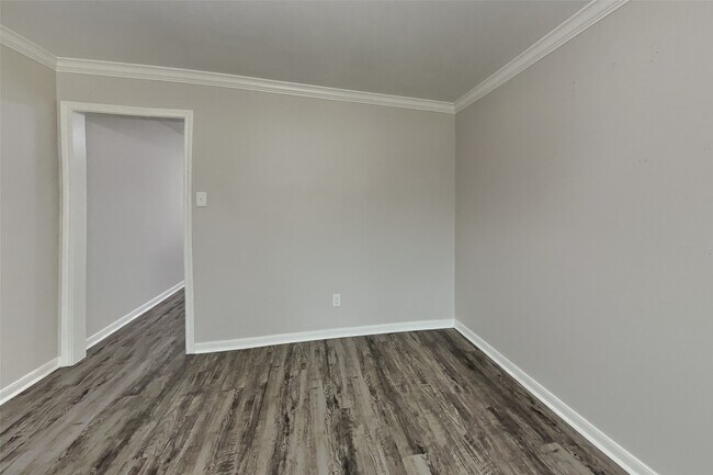Building Photo - 1315 Forest Hollow Dr