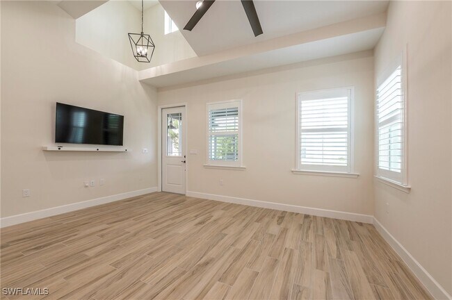 Building Photo - 6988 Saona CT