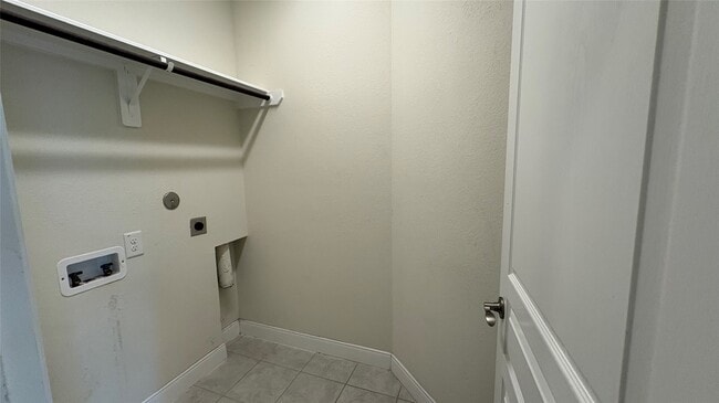 Building Photo - 5030 Rue Dela Croix Dr