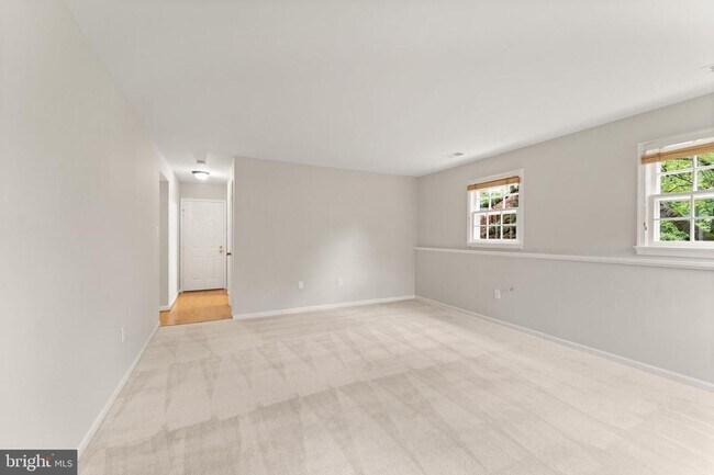 Building Photo - 2660 Oakton Glen Dr