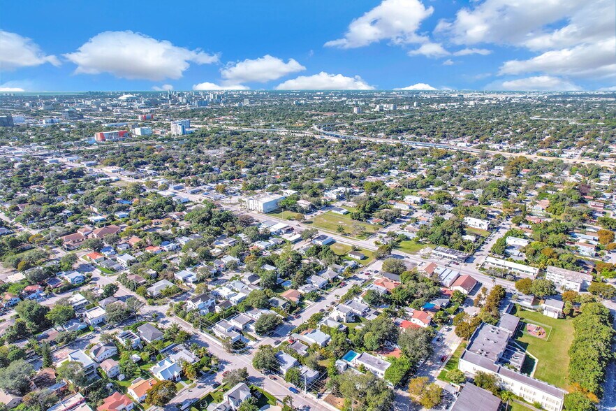 Building Photo - 135 NW 48th Ct