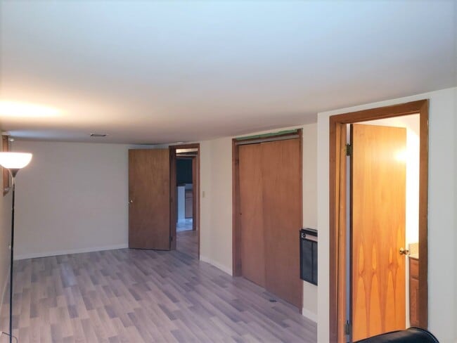 Building Photo - 2312 Oakton St