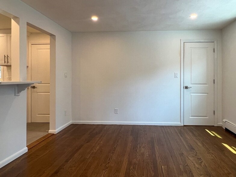 Building Photo - 22 Chandler St