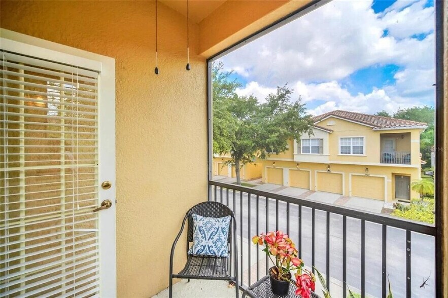 Building Photo - 2721 Oakwater Dr