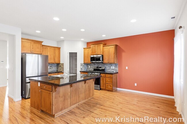 Building Photo - 6301 SE Wonder Way