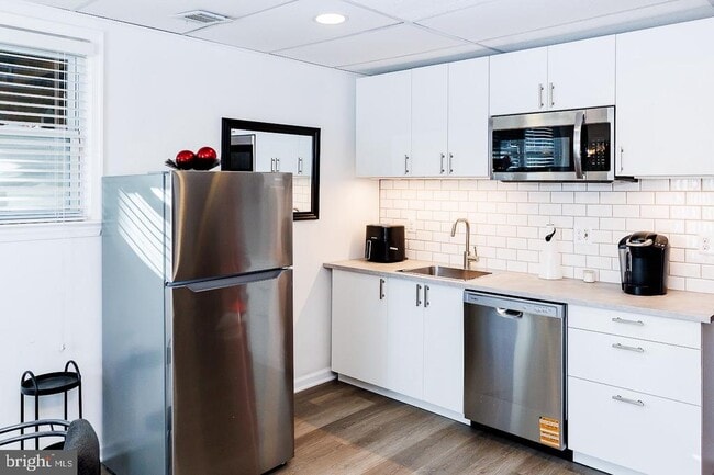 Building Photo - 7286 Earlys Rd