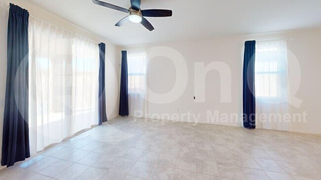 Building Photo - 759 Calle Calca