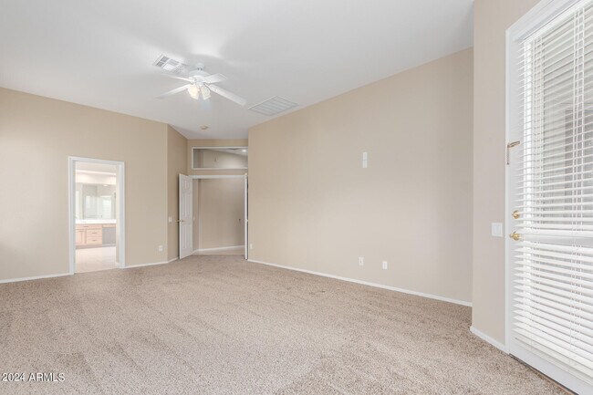 Building Photo - 6530 W Chester Rd