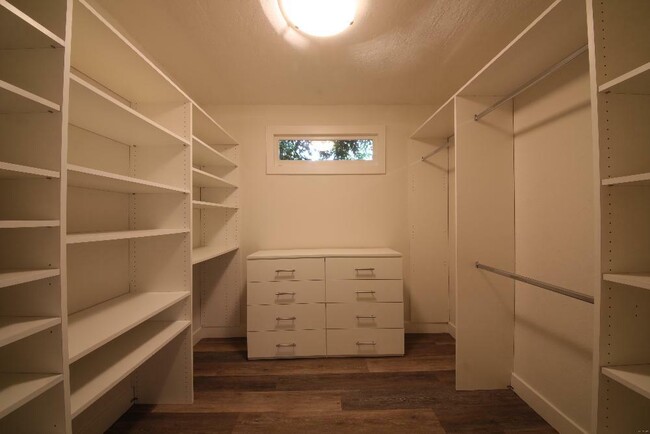 Building Photo - 122 Baltimore Ave