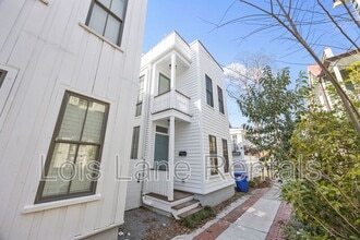 Building Photo - 11 Porters Ct