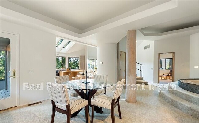 Building Photo - 14 Orchid Ct