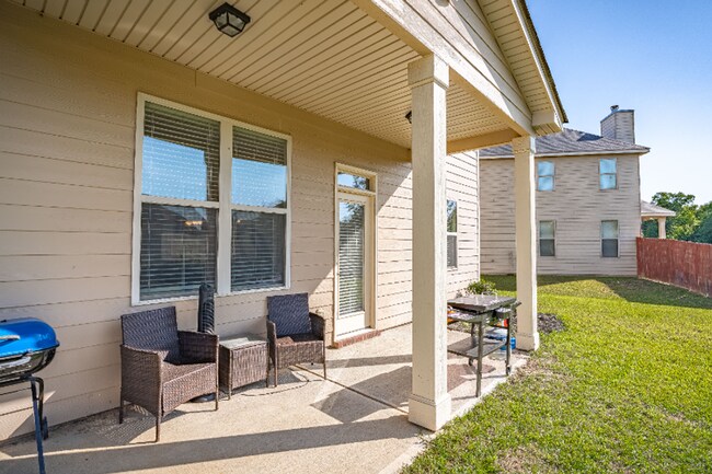 Building Photo - PRICE REDUCED!