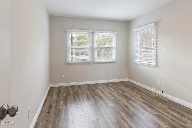 Building Photo - 744 Onarga Ave