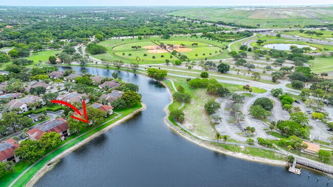 Building Photo - 2850 Carambola Cir S