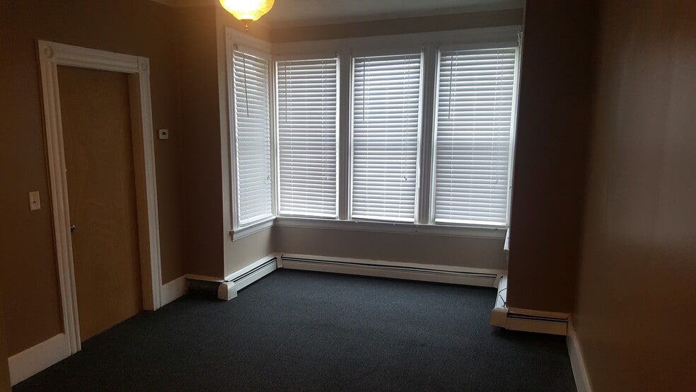 Building Photo - 16 Europe St