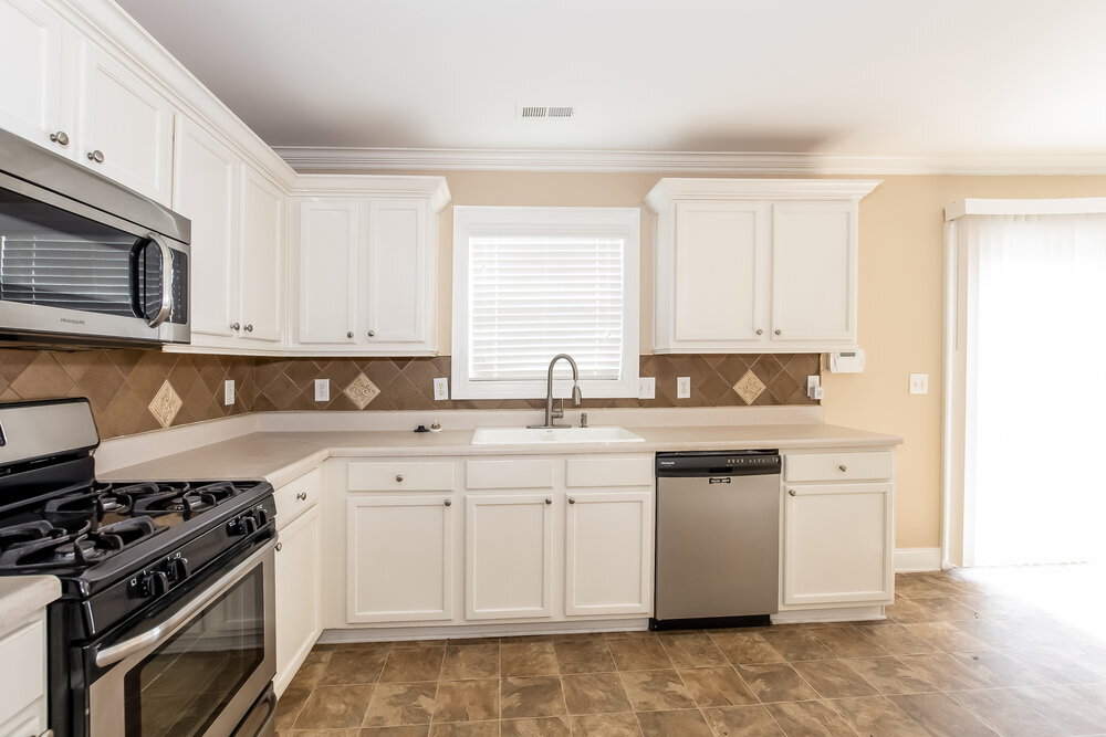 Building Photo - 1918 Southwind Dr