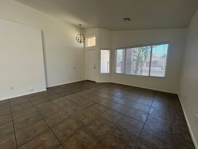 Building Photo - 3861 E Redfield Ct