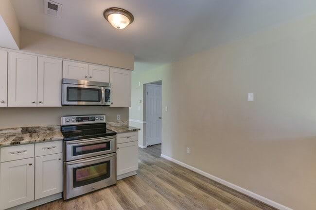 Building Photo - 732 Galahad Dr