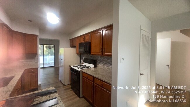 Building Photo - Charming 3BR Townhome in Plainsboro