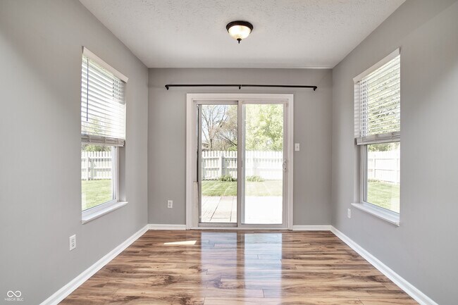 Building Photo - 10856 Trailwood Dr