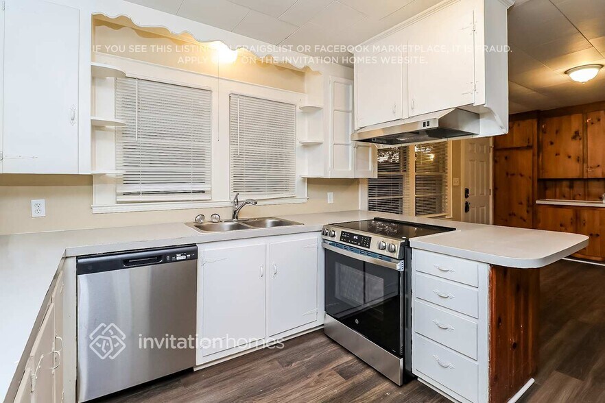 Building Photo - 2209 Ln St