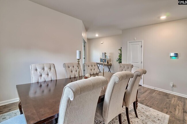 Building Photo - 660 Collett Dr