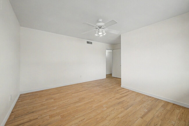 Building Photo - 3922 E Sahuaro Dr