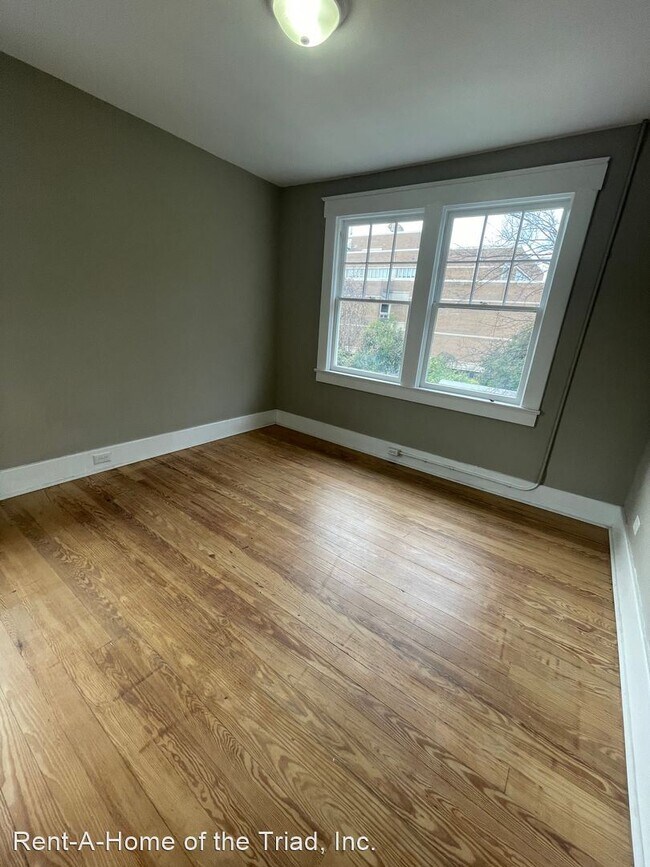 Building Photo - 2 br, 1 bath House - 322 A  S Tate Street ...