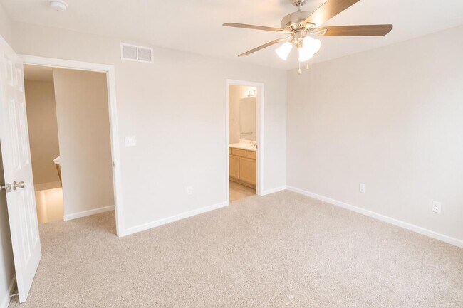 Building Photo - 4005 Snowy Owl Dr